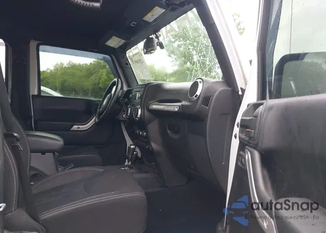 2014 Jeep Wrangler Unlimited Sahara из США, поврежденный, VIN 1C4BJWEG4EL197047